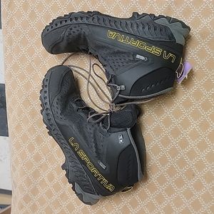 LA Sportiva gore-tex lightly used